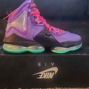 Nike LeBron 19 Cave Purple/Clear Emeral